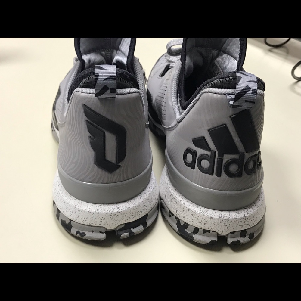 Dame Lillard 1 Men’s Basketball Shoes